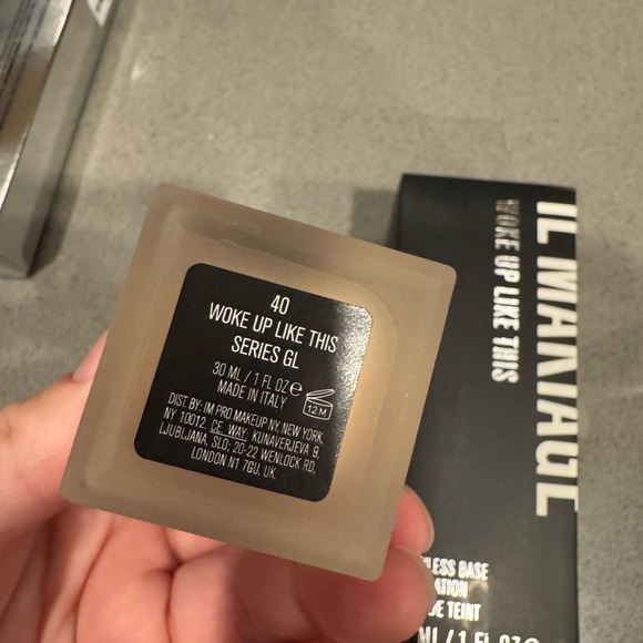 WOKE UP LIKE THIS Flawless Base Foundation Shade #40 Series GL,
Radiant Glow - Picture 3 of 4